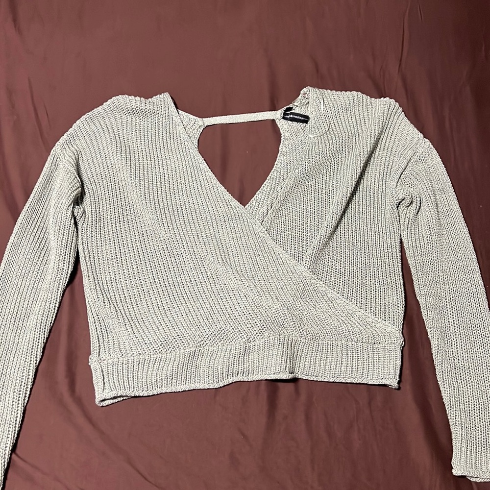 Sweater shirt, medium size fits perfectly, stretchy, light green.